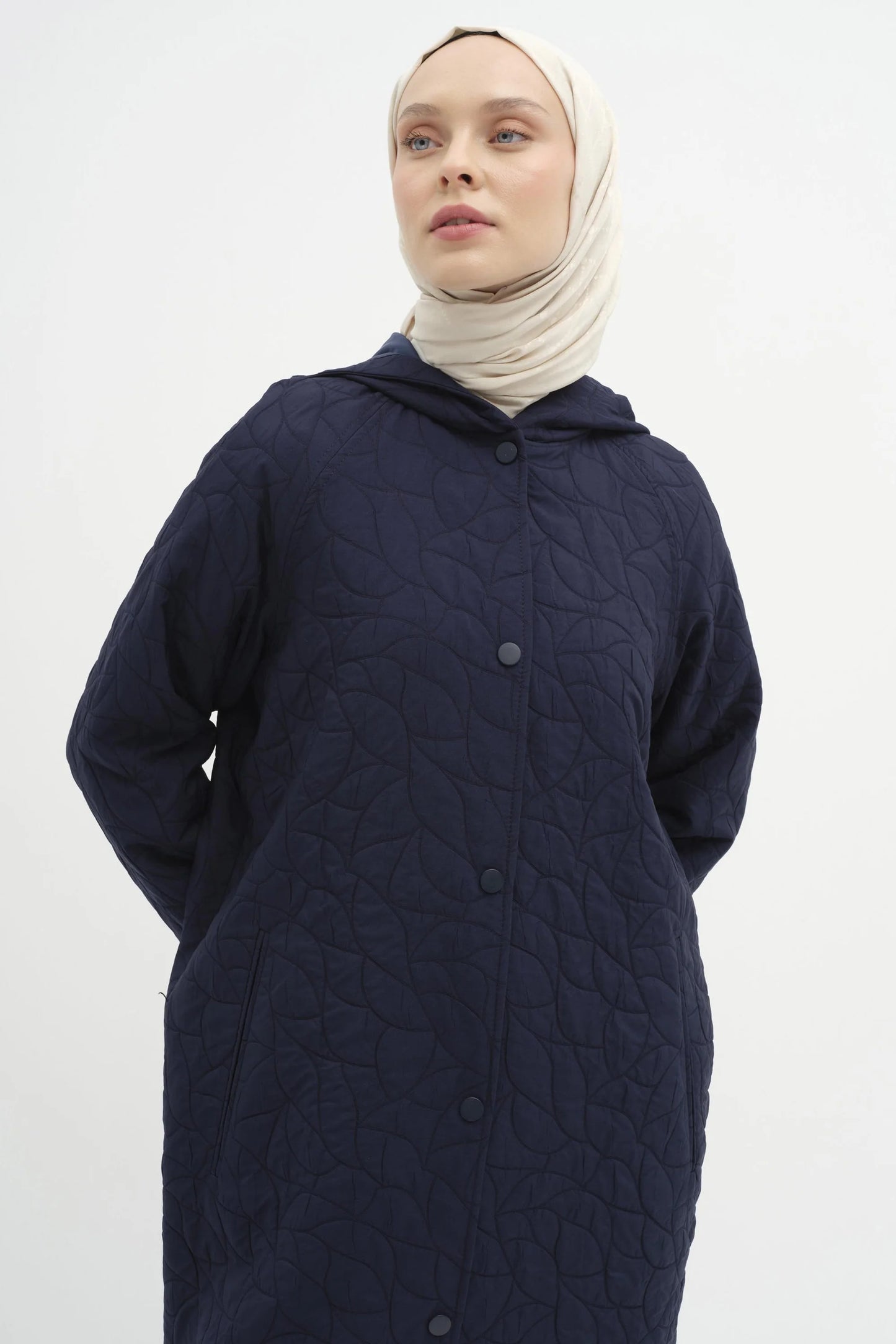 Manteau matelassée à capuche avec fermeture