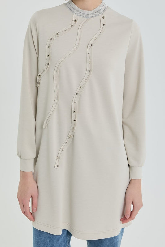 Tunique en maille à côtes avec détails en pierre