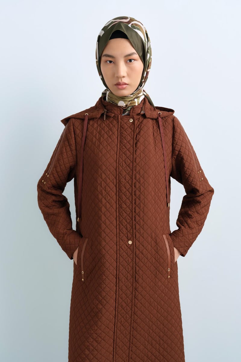 Manteau matelassé avec capuche