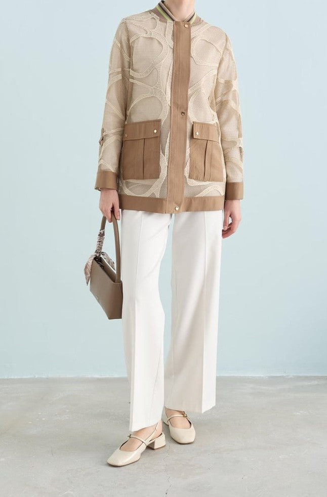 Veste en dentelle détaillée