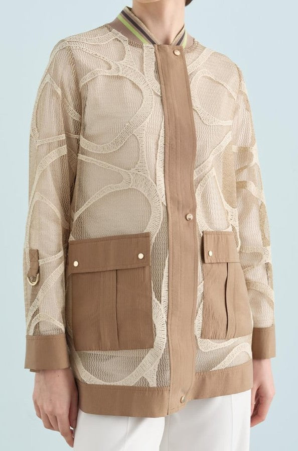 Veste en dentelle détaillée