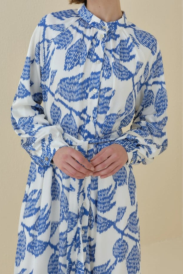Robe imprimée avec ceinturée