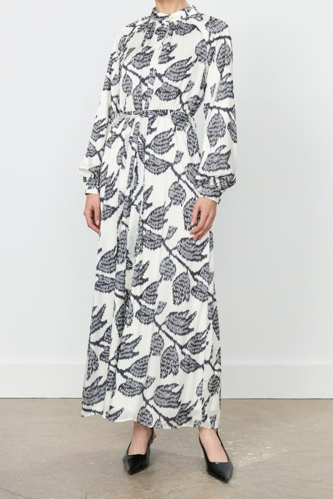 Robe imprimée avec ceinturée