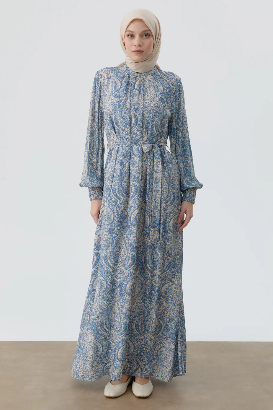 Robe avec motif et ceinturée