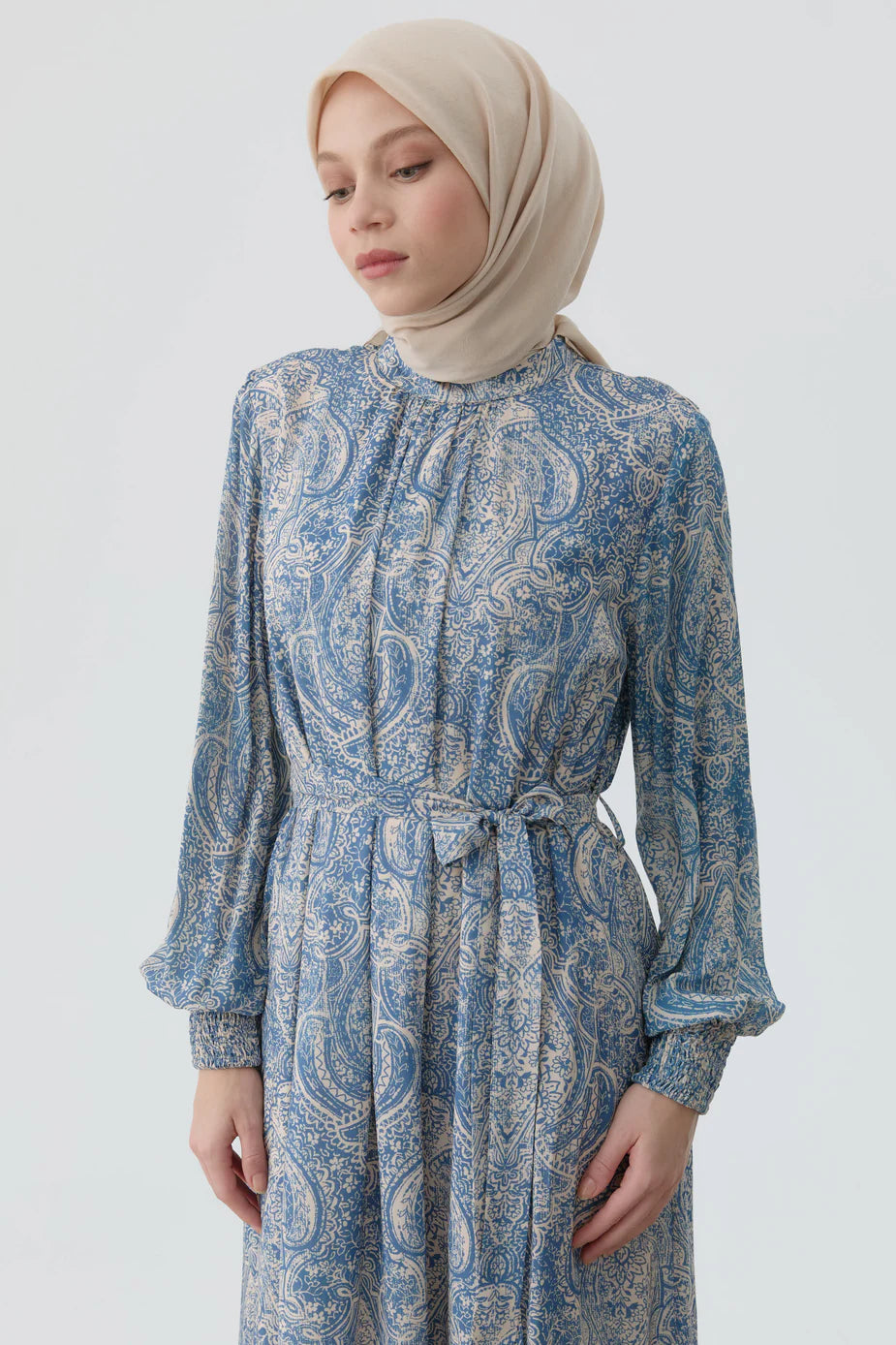 Robe avec motif et ceinturée