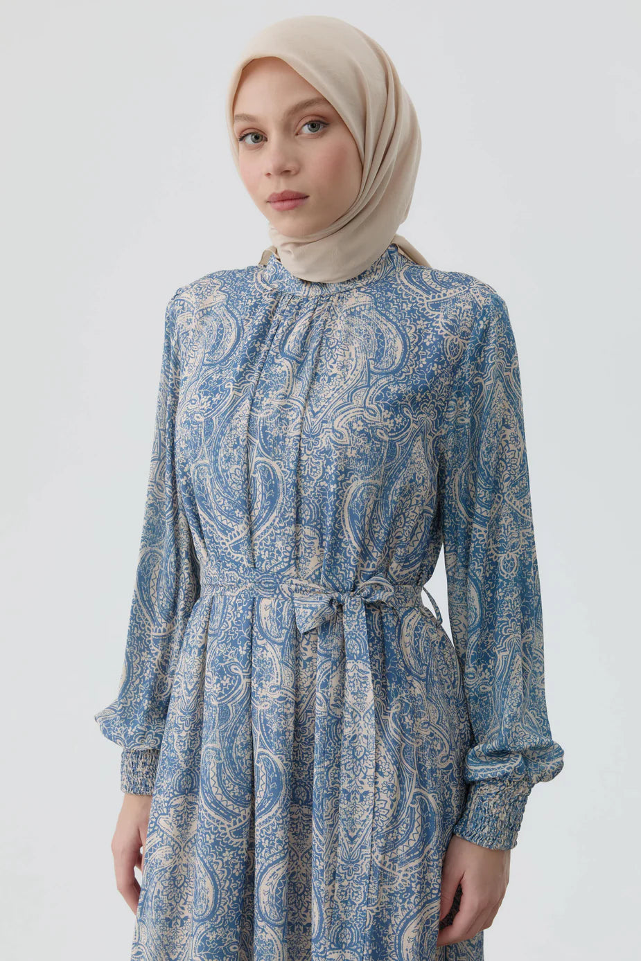 Robe avec motif et ceinturée