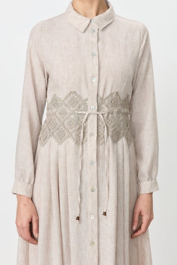 Robe en lin à motif détaillé en macramé à la taille