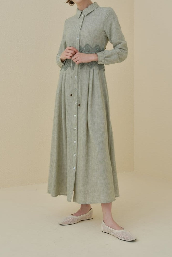 Robe en lin à motif détaillé en macramé à la taille