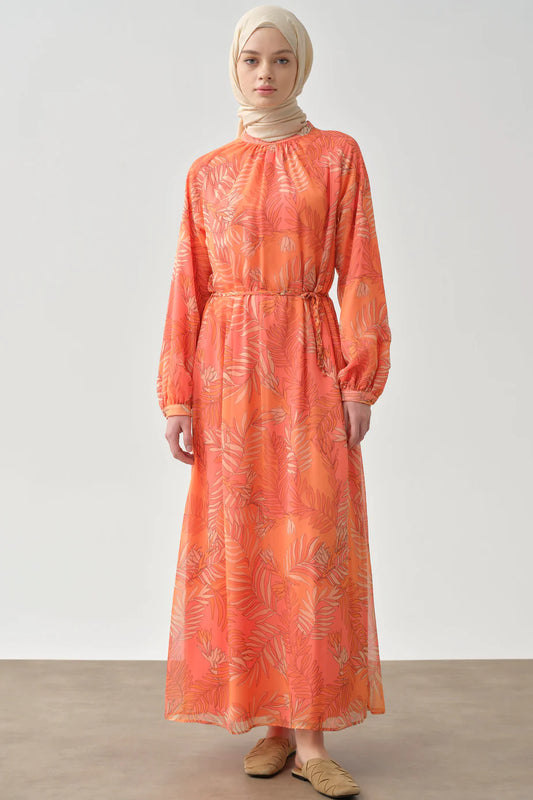 Robe en mousseline à motifs avec ceinture