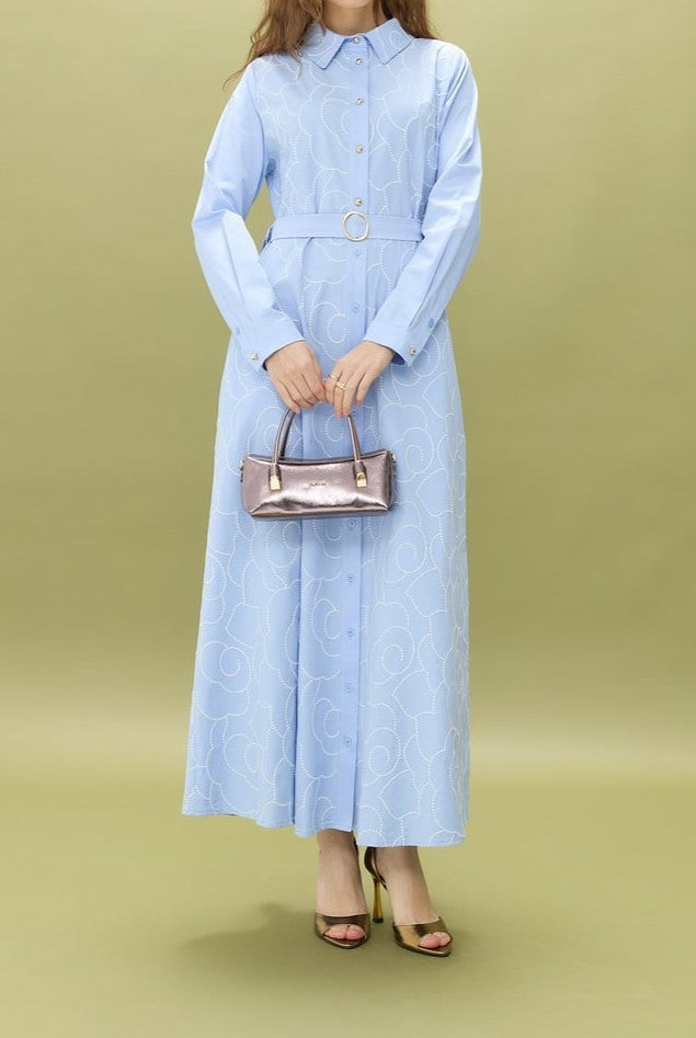 Robe en coton à col chemise avec brodée
