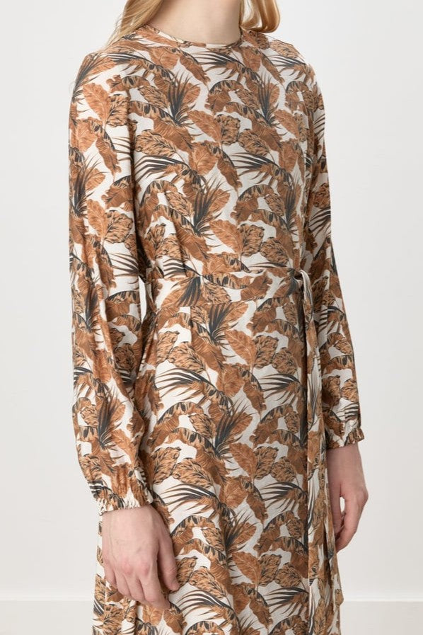 Robe imprimée avec ceinturée