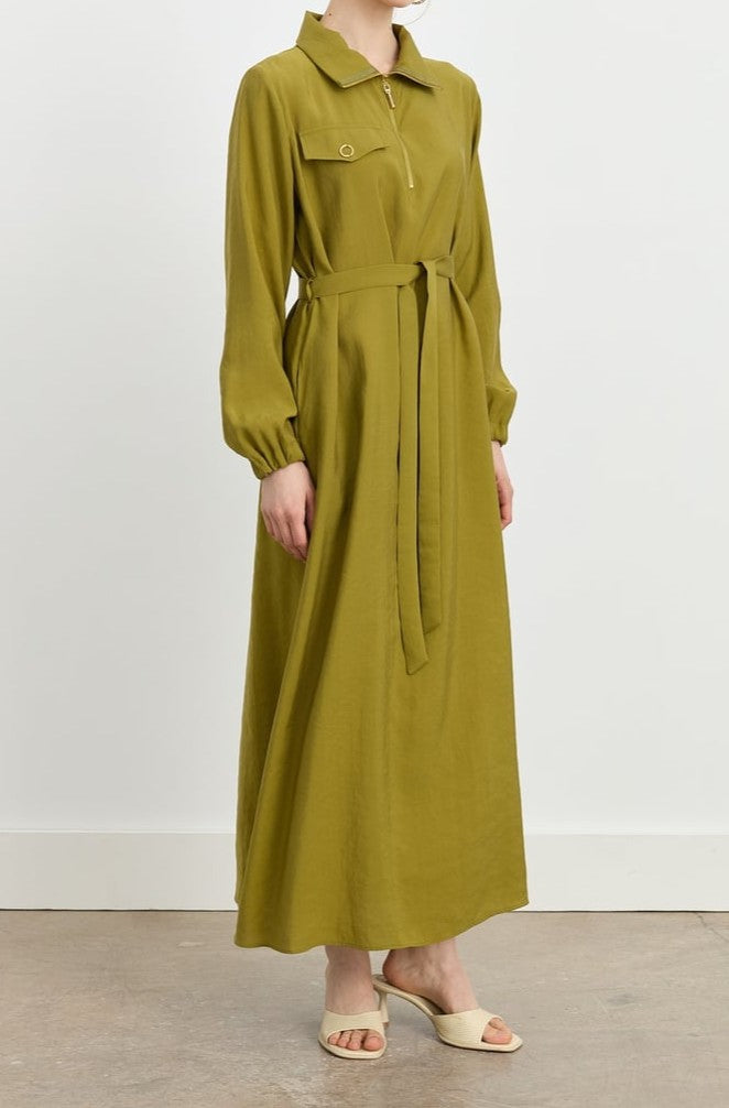 Robe avec Ceinturée
