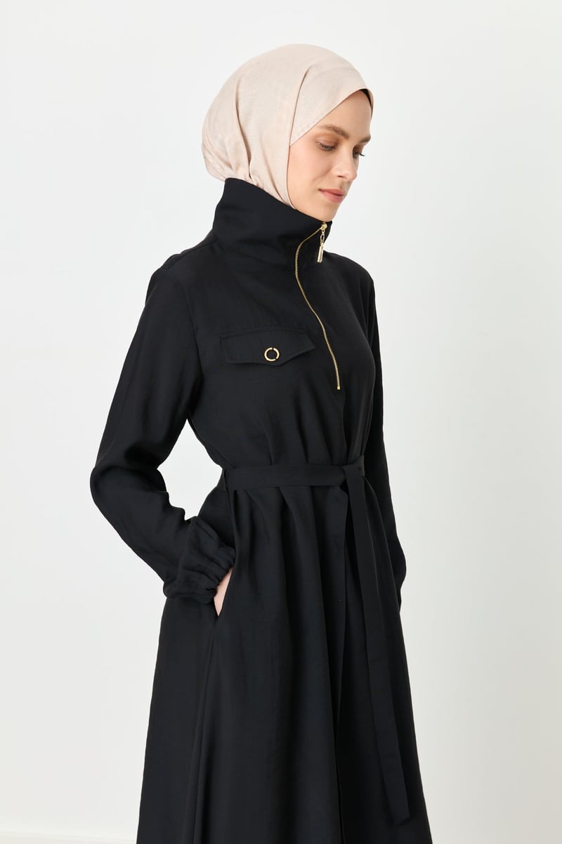 Robe avec Ceinturée