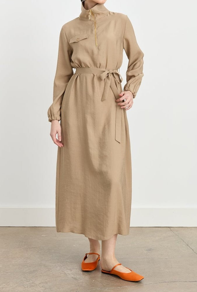 Robe avec Ceinturée