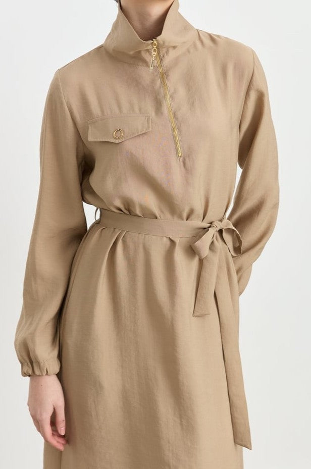 Robe avec Ceinturée
