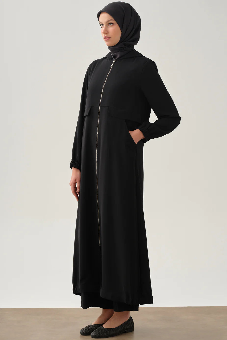 Abaya à capuche avec fermeture