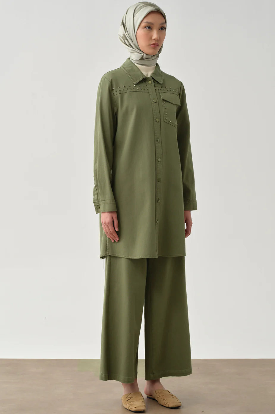 Chemise avec détaille a poche
