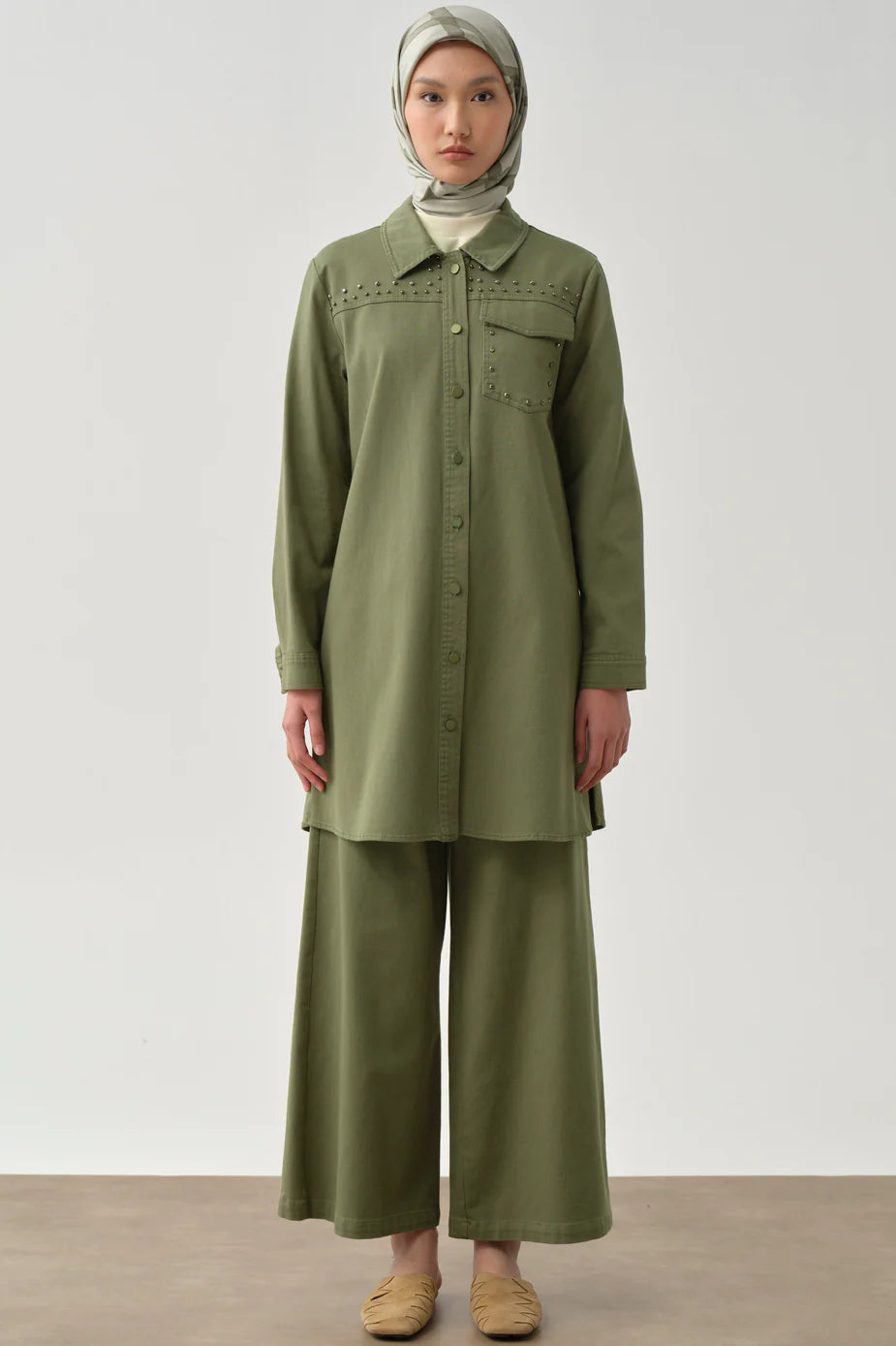 Chemise avec détaille a poche