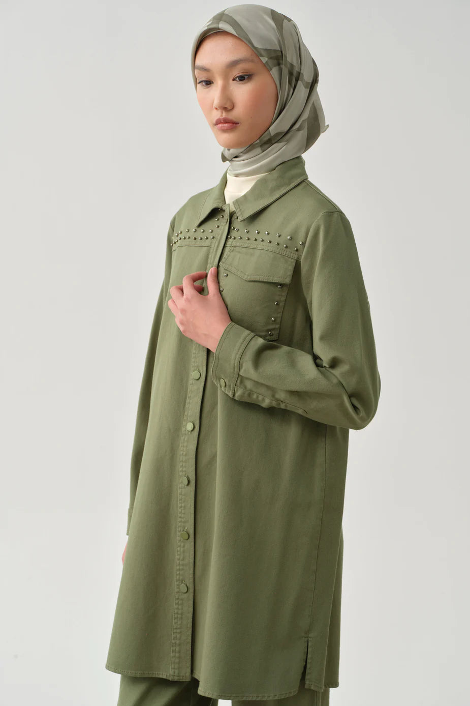 Chemise avec détaille a poche
