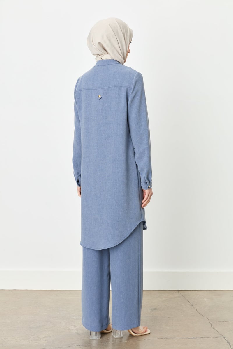 Tunique avec accessoire de collier