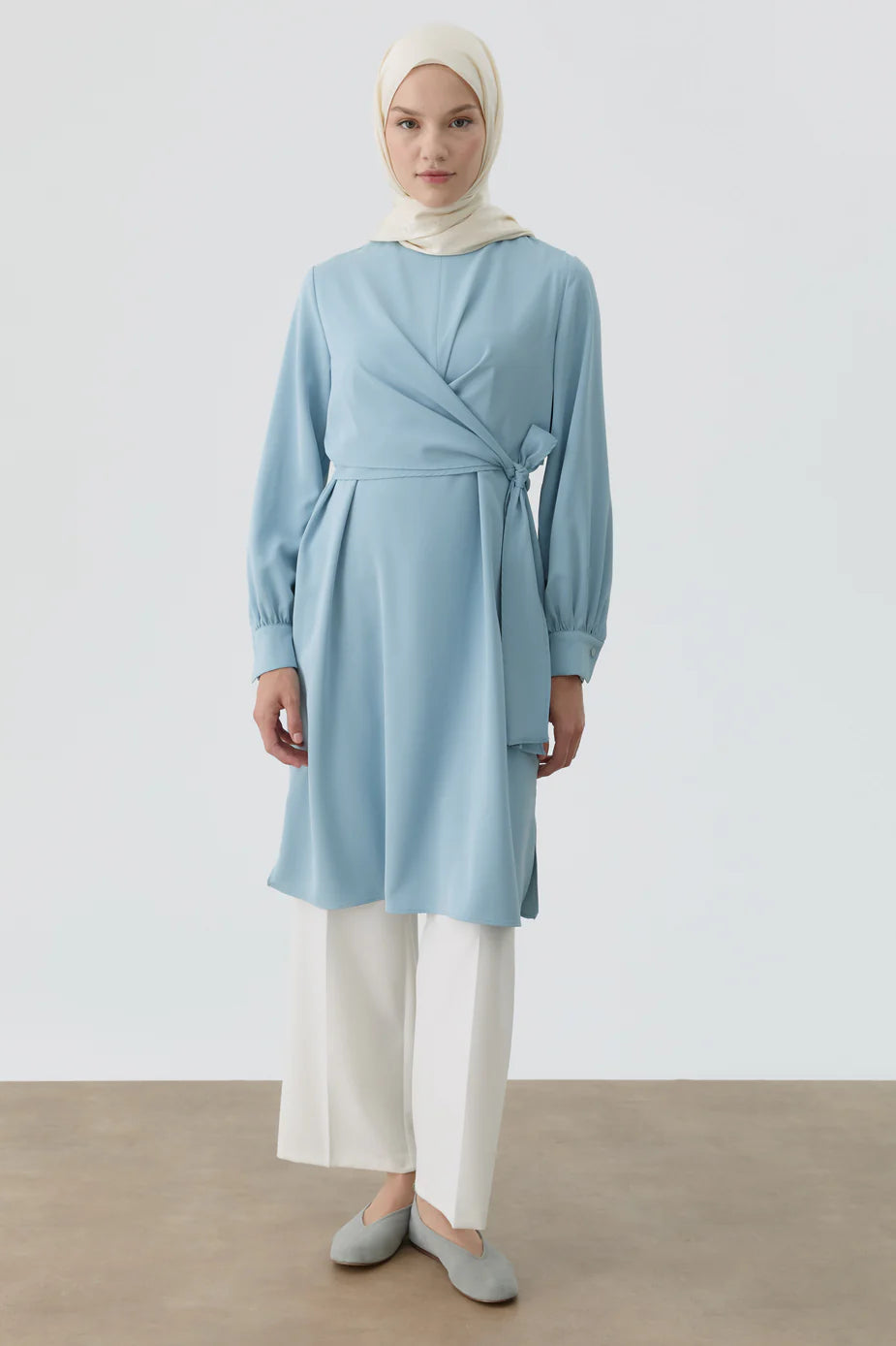 Tunique drapée nouée à la taille