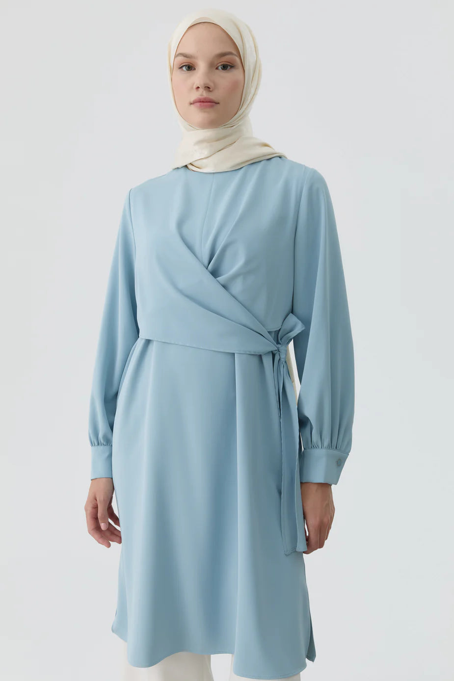 Tunique drapée nouée à la taille