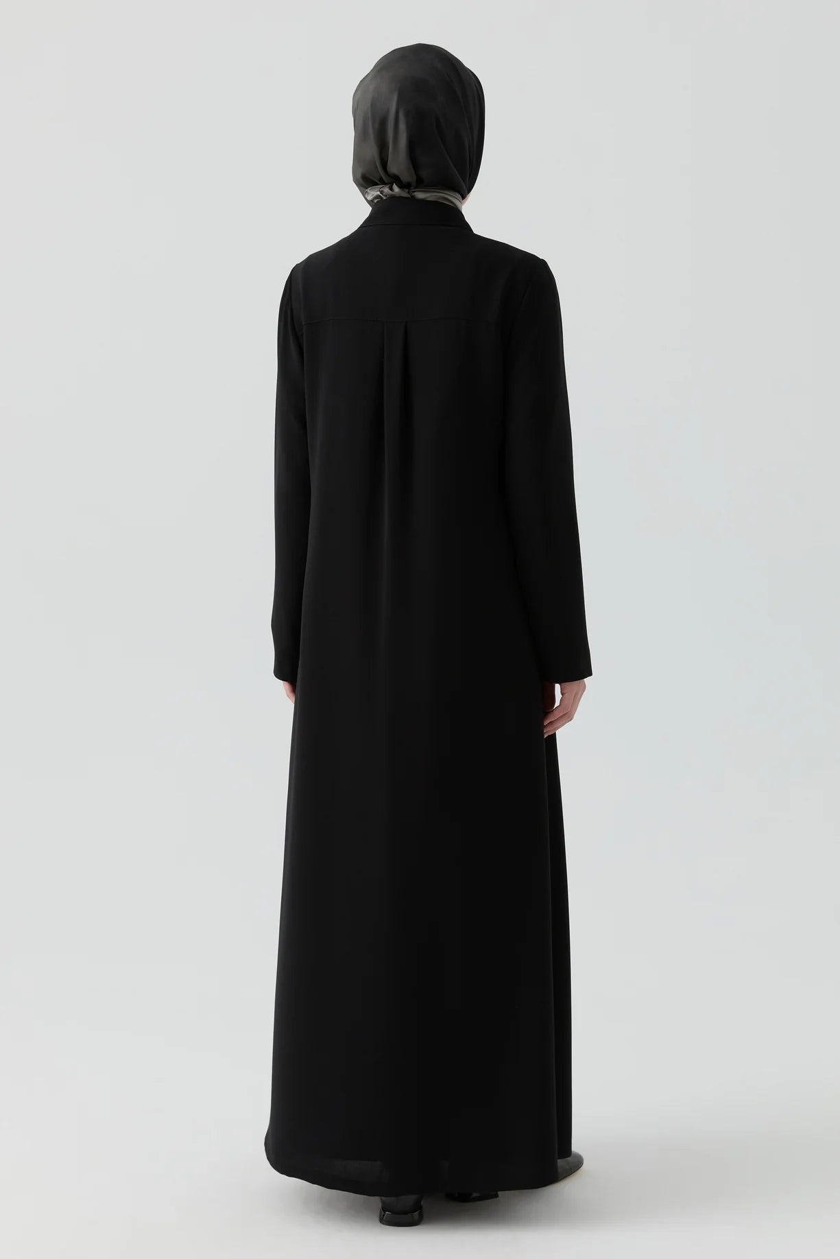 Abaya nouée à la taille