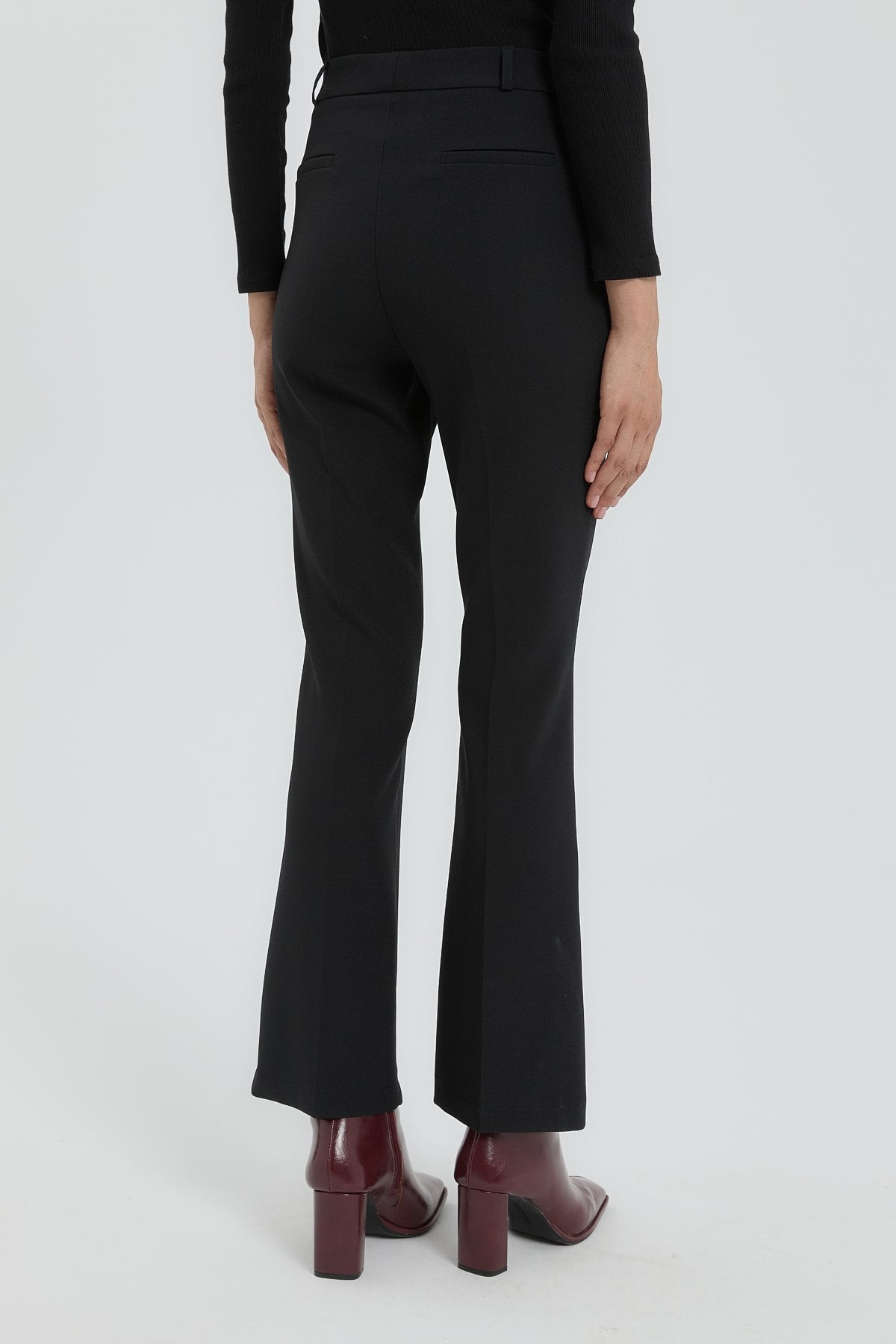Pantalon à pattes d'éléphant