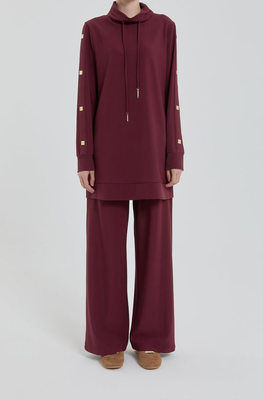 Ensemble tunique et pantalon avec détails de pierres brillantes