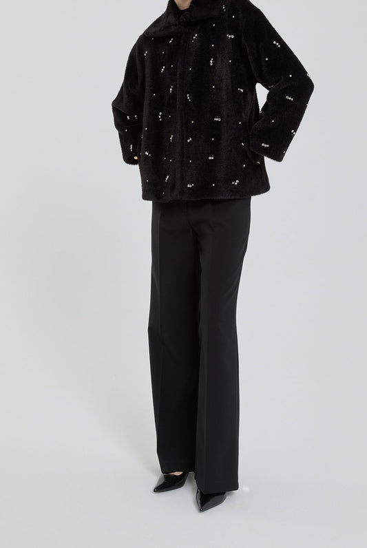 Manteau angora à large col et pierres brillantes